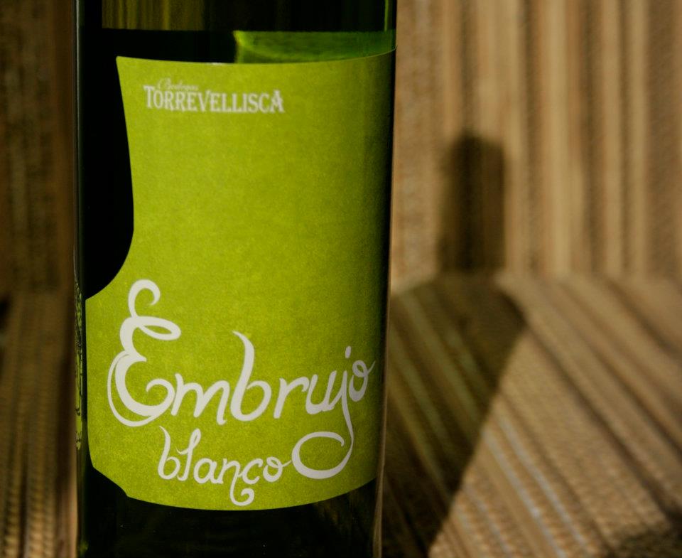 Diseño labeling para vino blanco de las bodegas Torrevellisca-Zagromonte